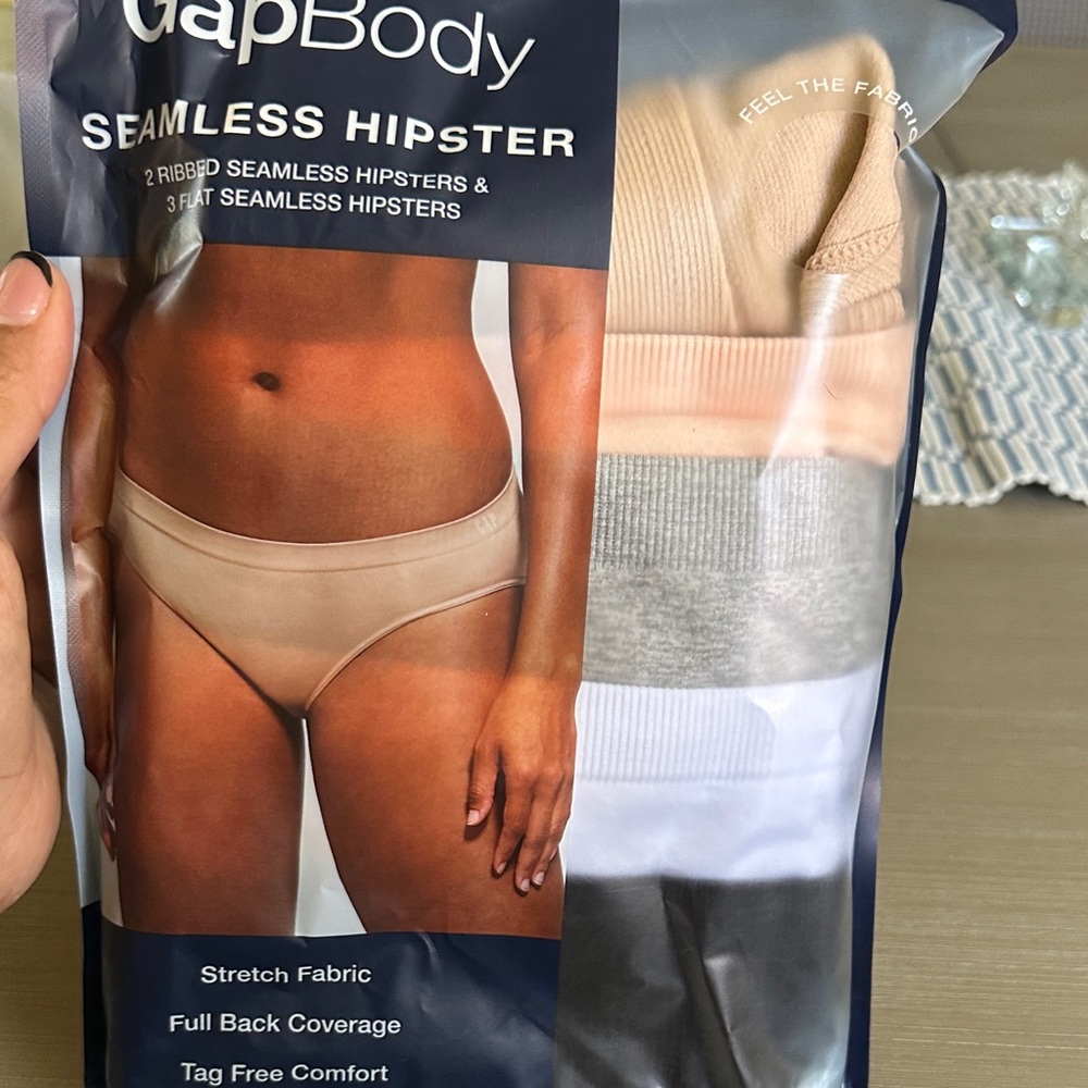 Seamless Hipster Underwear - Tan